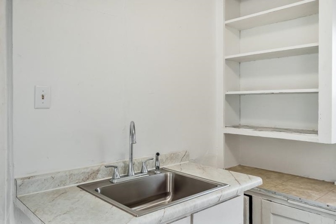 421 Olive, ROCKFORD, Illinois 61107, 2 Bedrooms Bedrooms, ,1 BathroomBathrooms,House,For Sale,Olive,202600267