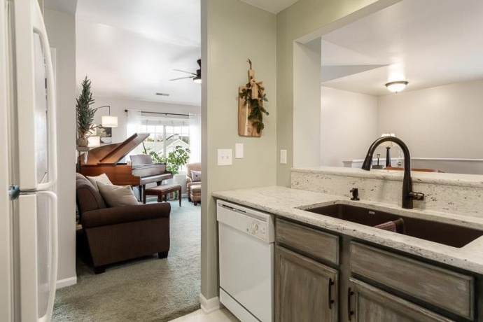 6339 Commonwealth, LOVES PARK, Illinois 61111, 2 Bedrooms Bedrooms, ,1 BathroomBathrooms,Condominium,For Sale,Commonwealth,202600266