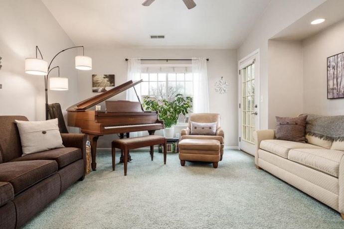 6339 Commonwealth, LOVES PARK, Illinois 61111, 2 Bedrooms Bedrooms, ,1 BathroomBathrooms,Condominium,For Sale,Commonwealth,202600266