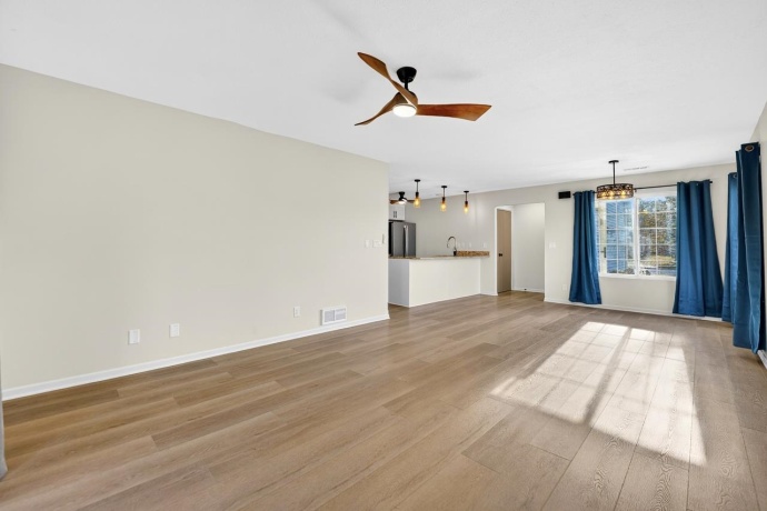 7636 Creek Bend, ROCKFORD, Illinois 61114, 2 Bedrooms Bedrooms, ,2 BathroomsBathrooms,Condominium,For Sale,Creek Bend,202600271