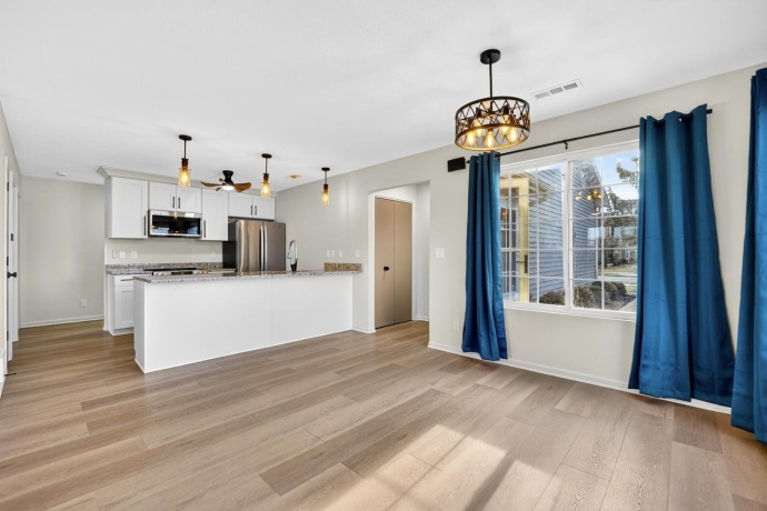 7636 Creek Bend, ROCKFORD, Illinois 61114, 2 Bedrooms Bedrooms, ,2 BathroomsBathrooms,Condominium,For Sale,Creek Bend,202600271