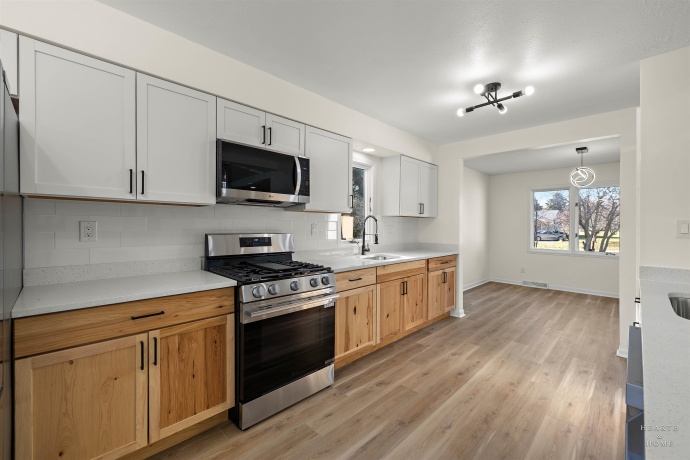 1004 Portsmouth, ROCKFORD, Illinois 61102, 3 Bedrooms Bedrooms, ,2 BathroomsBathrooms,House,For Sale,Portsmouth,202600283