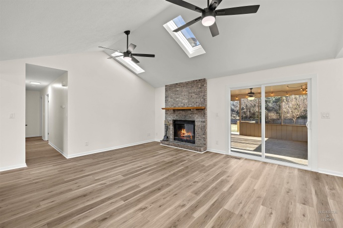 1004 Portsmouth, ROCKFORD, Illinois 61102, 3 Bedrooms Bedrooms, ,2 BathroomsBathrooms,House,For Sale,Portsmouth,202600283