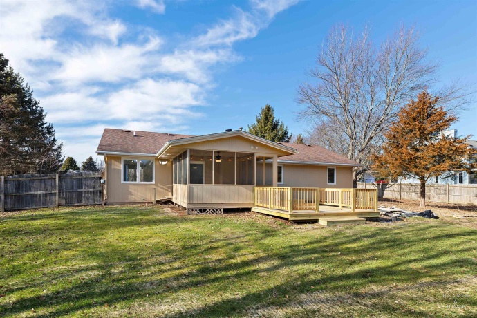 1004 Portsmouth, ROCKFORD, Illinois 61102, 3 Bedrooms Bedrooms, ,2 BathroomsBathrooms,House,For Sale,Portsmouth,202600283