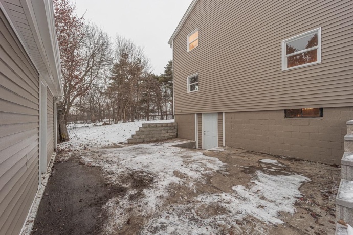 4516 Raven, ROCKFORD, Illinois 61107, 3 Bedrooms Bedrooms, ,2 BathroomsBathrooms,House,For Sale,Raven,202507566