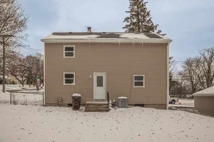 4516 Raven, ROCKFORD, Illinois 61107, 3 Bedrooms Bedrooms, ,2 BathroomsBathrooms,House,For Sale,Raven,202507566