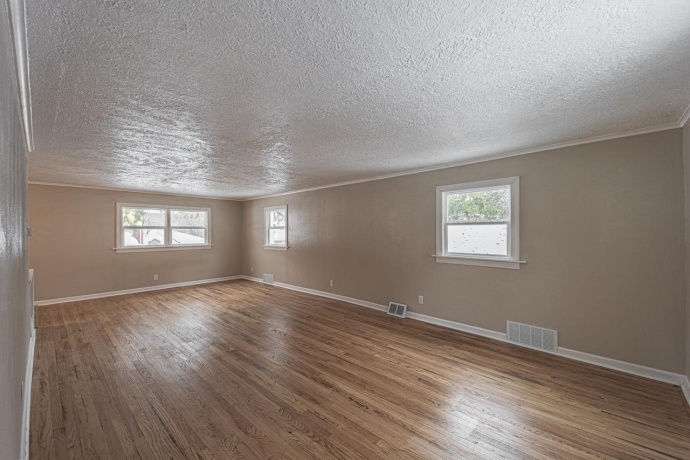 4516 Raven, ROCKFORD, Illinois 61107, 3 Bedrooms Bedrooms, ,2 BathroomsBathrooms,House,For Sale,Raven,202507566