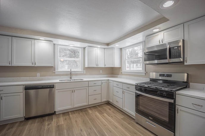 4516 Raven, ROCKFORD, Illinois 61107, 3 Bedrooms Bedrooms, ,2 BathroomsBathrooms,House,For Sale,Raven,202507566