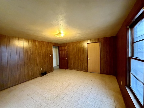 3517 Henderson, FREEPORT, Illinois 61032, 5 Bedrooms Bedrooms, ,1 BathroomBathrooms,House,For Sale,Henderson,202600287