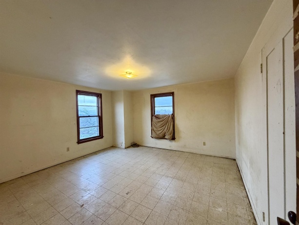 3517 Henderson, FREEPORT, Illinois 61032, 5 Bedrooms Bedrooms, ,1 BathroomBathrooms,House,For Sale,Henderson,202600287