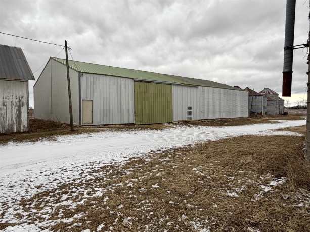 3517 Henderson, FREEPORT, Illinois 61032, 5 Bedrooms Bedrooms, ,1 BathroomBathrooms,House,For Sale,Henderson,202600287