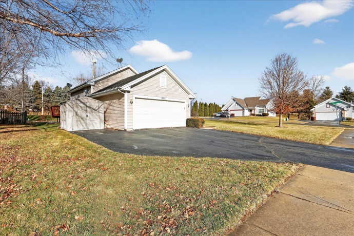 1903 Silverthorn, BYRON, Illinois 61010, 4 Bedrooms Bedrooms, ,2 BathroomsBathrooms,House,For Sale,Silverthorn,202600298