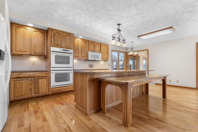 8317 Snaresbrook, ROSCOE, Illinois 61073, 3 Bedrooms Bedrooms, ,3 BathroomsBathrooms,House,For Sale,Snaresbrook,202600308