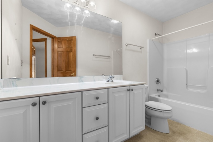 8317 Snaresbrook, ROSCOE, Illinois 61073, 3 Bedrooms Bedrooms, ,3 BathroomsBathrooms,House,For Sale,Snaresbrook,202600308