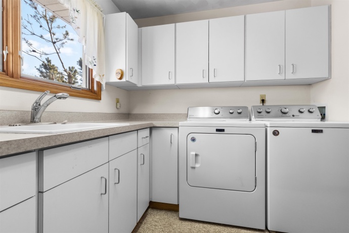 8317 Snaresbrook, ROSCOE, Illinois 61073, 3 Bedrooms Bedrooms, ,3 BathroomsBathrooms,House,For Sale,Snaresbrook,202600308