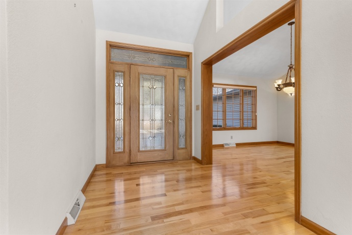 8317 Snaresbrook, ROSCOE, Illinois 61073, 3 Bedrooms Bedrooms, ,3 BathroomsBathrooms,House,For Sale,Snaresbrook,202600308