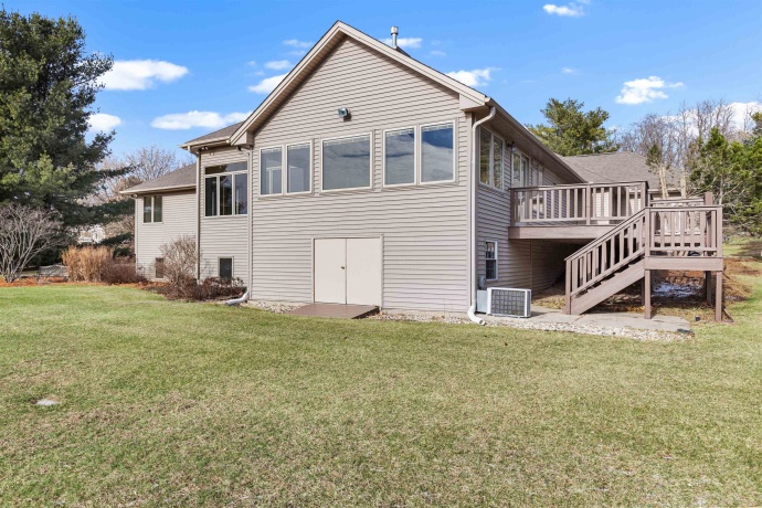 8317 Snaresbrook, ROSCOE, Illinois 61073, 3 Bedrooms Bedrooms, ,3 BathroomsBathrooms,House,For Sale,Snaresbrook,202600308