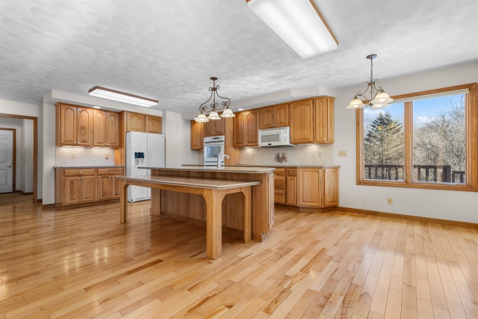 8317 Snaresbrook, ROSCOE, Illinois 61073, 3 Bedrooms Bedrooms, ,3 BathroomsBathrooms,House,For Sale,Snaresbrook,202600308