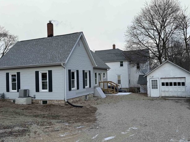 1122 Walnut, DIXON, Illinois 61021, 3 Bedrooms Bedrooms, ,2 BathroomsBathrooms,House,For Sale,Walnut,202600312