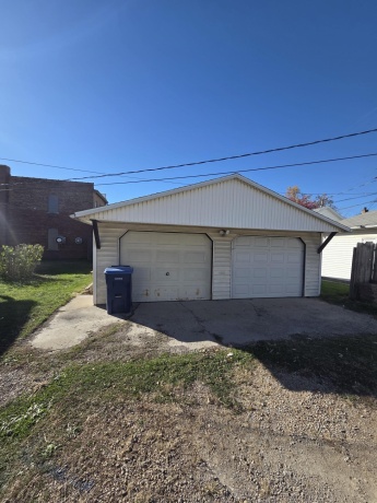 1015 8th, LaSalle, Illinois 61301, 2 Bedrooms Bedrooms, ,1 BathroomBathrooms,House,For Sale,8th,202506933