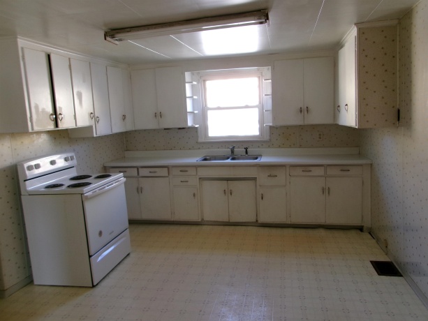 1015 8th, LaSalle, Illinois 61301, 2 Bedrooms Bedrooms, ,1 BathroomBathrooms,House,For Sale,8th,202506933