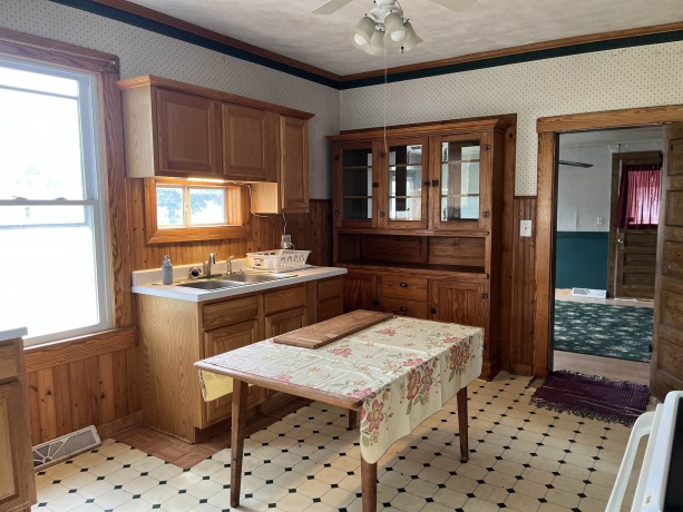 119 Center, Seatonville, Illinois 61359, 3 Bedrooms Bedrooms, ,1 BathroomBathrooms,House,For Sale,Center,202506219