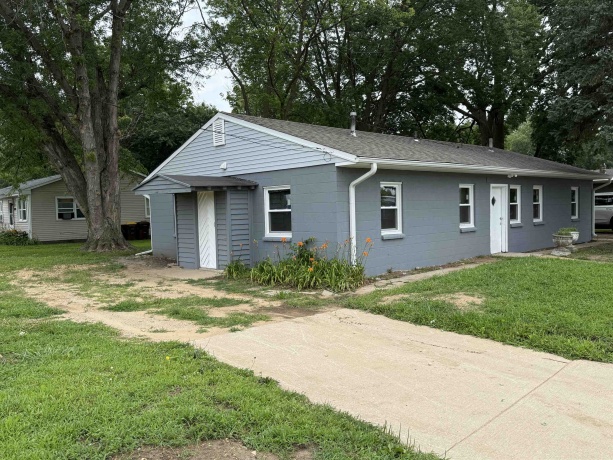 1001 39th, ROCKFORD, Illinois 61109, ,2 Units,For Sale,39th,202600315