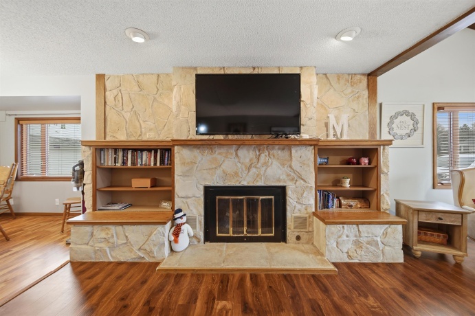 705 Institute, DIXON, Illinois 61021, 3 Bedrooms Bedrooms, ,1 BathroomBathrooms,House,For Sale,Institute,202600187