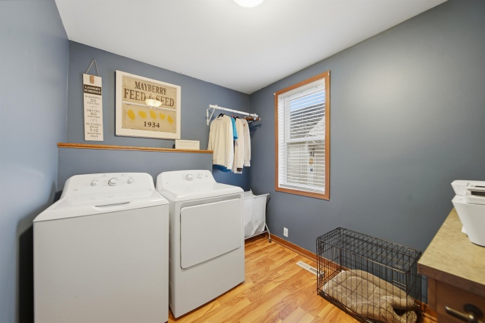 705 Institute, DIXON, Illinois 61021, 3 Bedrooms Bedrooms, ,1 BathroomBathrooms,House,For Sale,Institute,202600187