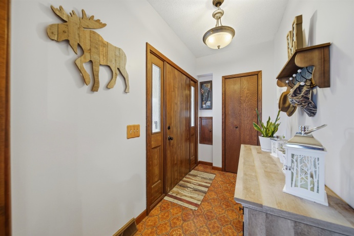 705 Institute, DIXON, Illinois 61021, 3 Bedrooms Bedrooms, ,1 BathroomBathrooms,House,For Sale,Institute,202600187