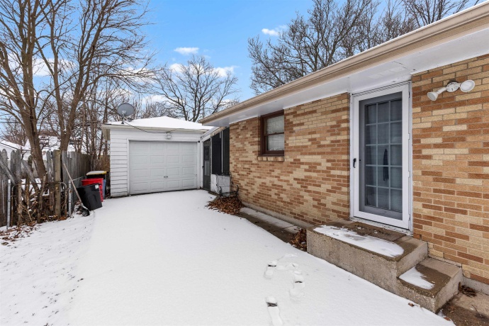 2404 Glenwood, ROCKFORD, Illinois 61103, 2 Bedrooms Bedrooms, ,2 BathroomsBathrooms,House,For Sale,Glenwood,202600317