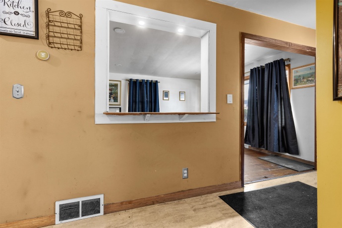 2404 Glenwood, ROCKFORD, Illinois 61103, 2 Bedrooms Bedrooms, ,2 BathroomsBathrooms,House,For Sale,Glenwood,202600317