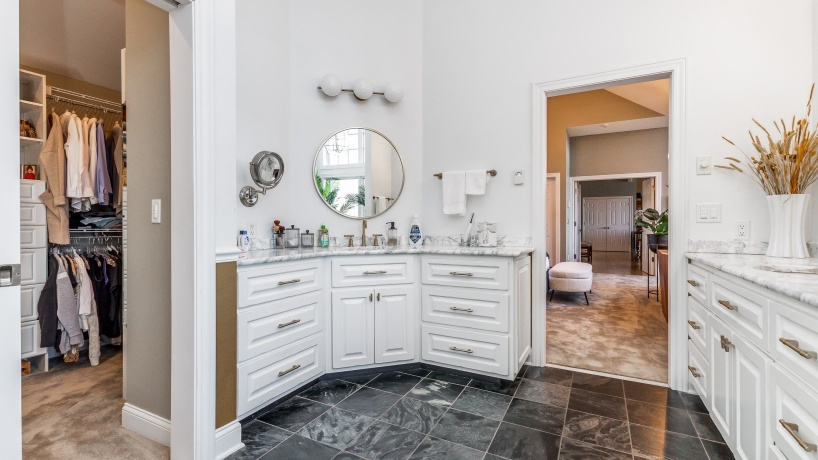 39 Stony, GALENA, Illinois 61036, 5 Bedrooms Bedrooms, ,5 BathroomsBathrooms,House,For Sale,Stony,202600319