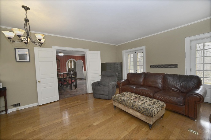 2221 Twin Oak Rd, Peru, Illinois 61354, 5 Bedrooms Bedrooms, ,3 BathroomsBathrooms,House,For Sale,Twin Oak Rd,202503685