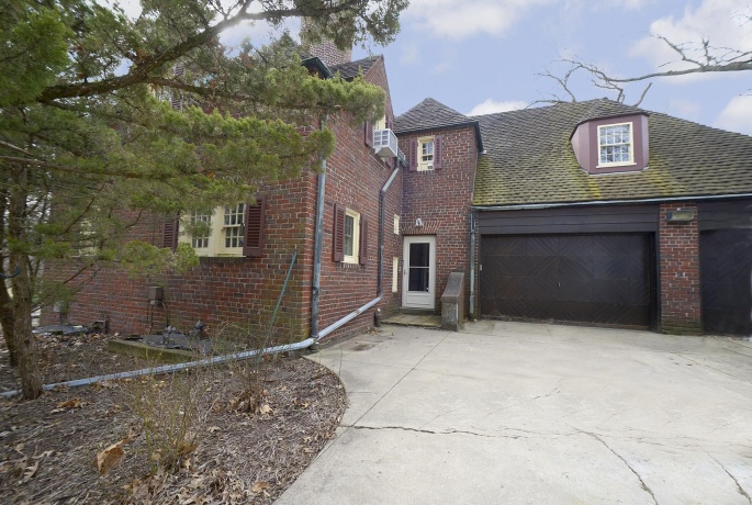 2221 Twin Oak Rd, Peru, Illinois 61354, 5 Bedrooms Bedrooms, ,3 BathroomsBathrooms,House,For Sale,Twin Oak Rd,202503685