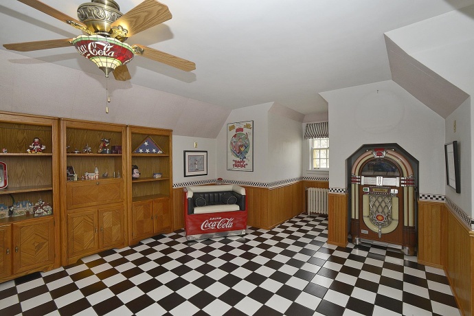2221 Twin Oak Rd, Peru, Illinois 61354, 5 Bedrooms Bedrooms, ,3 BathroomsBathrooms,House,For Sale,Twin Oak Rd,202503685