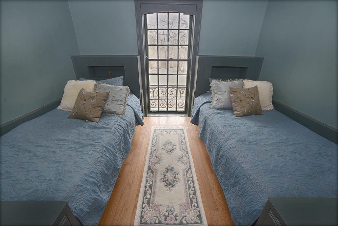 2221 Twin Oak Rd, Peru, Illinois 61354, 5 Bedrooms Bedrooms, ,3 BathroomsBathrooms,House,For Sale,Twin Oak Rd,202503685