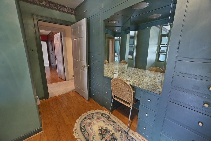 2221 Twin Oak Rd, Peru, Illinois 61354, 5 Bedrooms Bedrooms, ,3 BathroomsBathrooms,House,For Sale,Twin Oak Rd,202503685