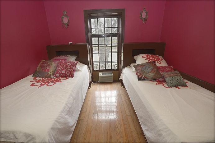 2221 Twin Oak Rd, Peru, Illinois 61354, 5 Bedrooms Bedrooms, ,3 BathroomsBathrooms,House,For Sale,Twin Oak Rd,202503685