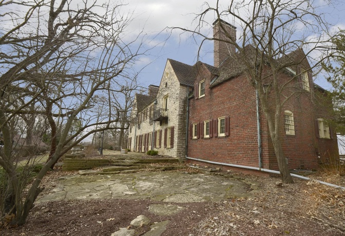 2221 Twin Oak Rd, Peru, Illinois 61354, 5 Bedrooms Bedrooms, ,3 BathroomsBathrooms,House,For Sale,Twin Oak Rd,202503685