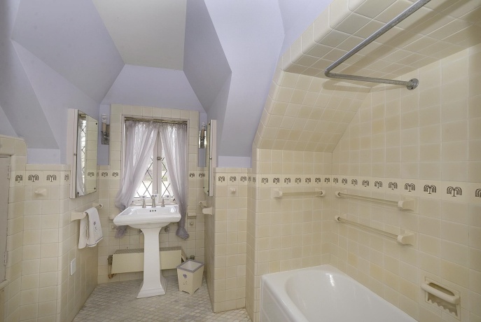 2221 Twin Oak Rd, Peru, Illinois 61354, 5 Bedrooms Bedrooms, ,3 BathroomsBathrooms,House,For Sale,Twin Oak Rd,202503685
