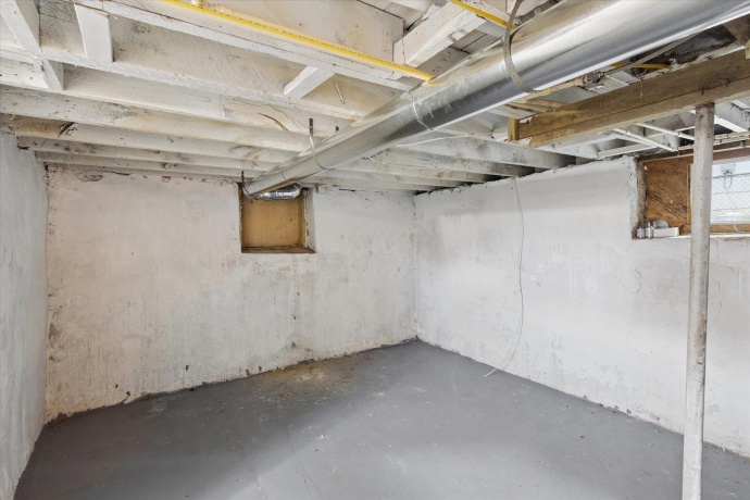 918 3rd, ROCKFORD, Illinois 61104, 3 Bedrooms Bedrooms, ,1 BathroomBathrooms,House,For Sale,3rd,202505954