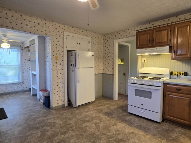 320 Westmoreland, ROCKFORD, Illinois 61102, 3 Bedrooms Bedrooms, ,1 BathroomBathrooms,House,For Sale,Westmoreland,202600175