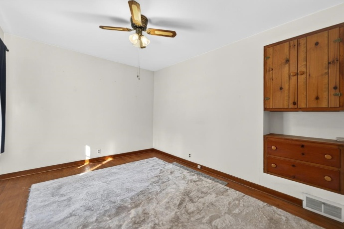 4215 OAKLANE, ROCKFORD, Illinois 61109, 2 Bedrooms Bedrooms, ,2 BathroomsBathrooms,House,For Sale,OAKLANE,202600342