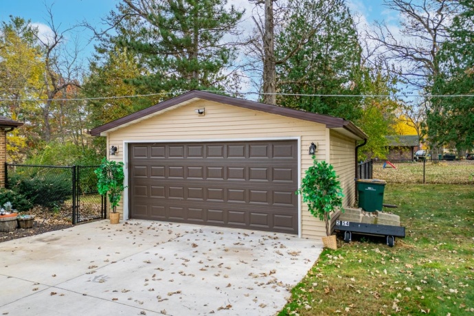 4215 OAKLANE, ROCKFORD, Illinois 61109, 2 Bedrooms Bedrooms, ,2 BathroomsBathrooms,House,For Sale,OAKLANE,202600342