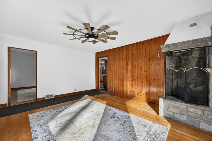 4215 OAKLANE, ROCKFORD, Illinois 61109, 2 Bedrooms Bedrooms, ,2 BathroomsBathrooms,House,For Sale,OAKLANE,202600342