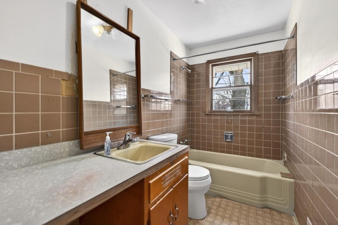 1704 WEDEL, ROCKFORD, Illinois 61103, 3 Bedrooms Bedrooms, ,1 BathroomBathrooms,House,For Sale,WEDEL,202600345