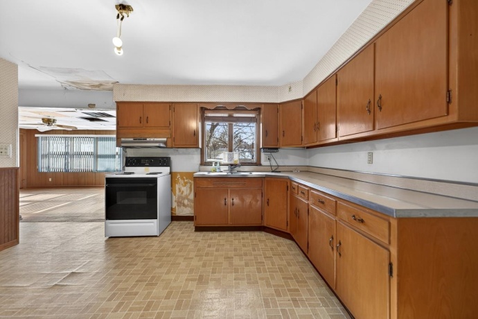 1704 WEDEL, ROCKFORD, Illinois 61103, 3 Bedrooms Bedrooms, ,1 BathroomBathrooms,House,For Sale,WEDEL,202600345