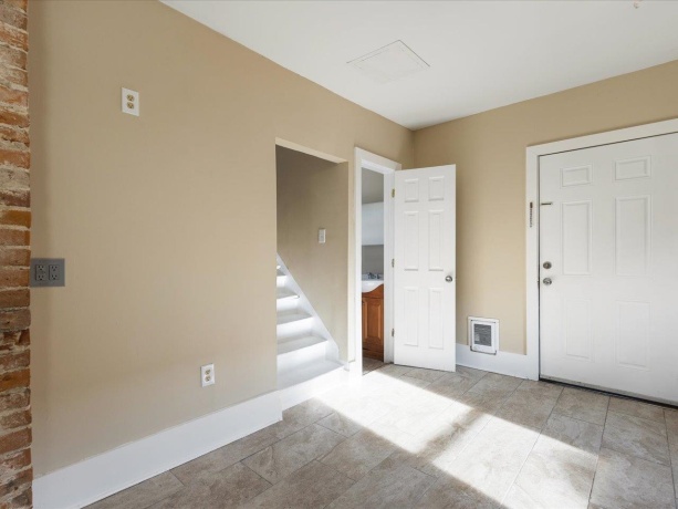 1004 15th, ROCKFORD, Illinois 61104, 4 Bedrooms Bedrooms, ,1 BathroomBathrooms,House,For Sale,15th,202600231