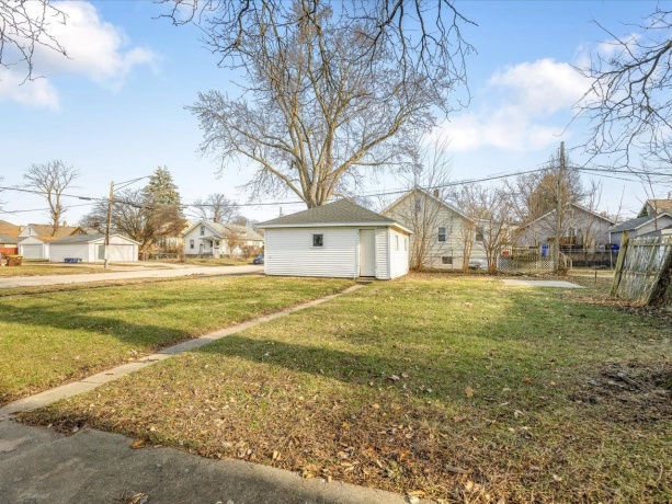 1004 15th, ROCKFORD, Illinois 61104, 4 Bedrooms Bedrooms, ,1 BathroomBathrooms,House,For Sale,15th,202600231